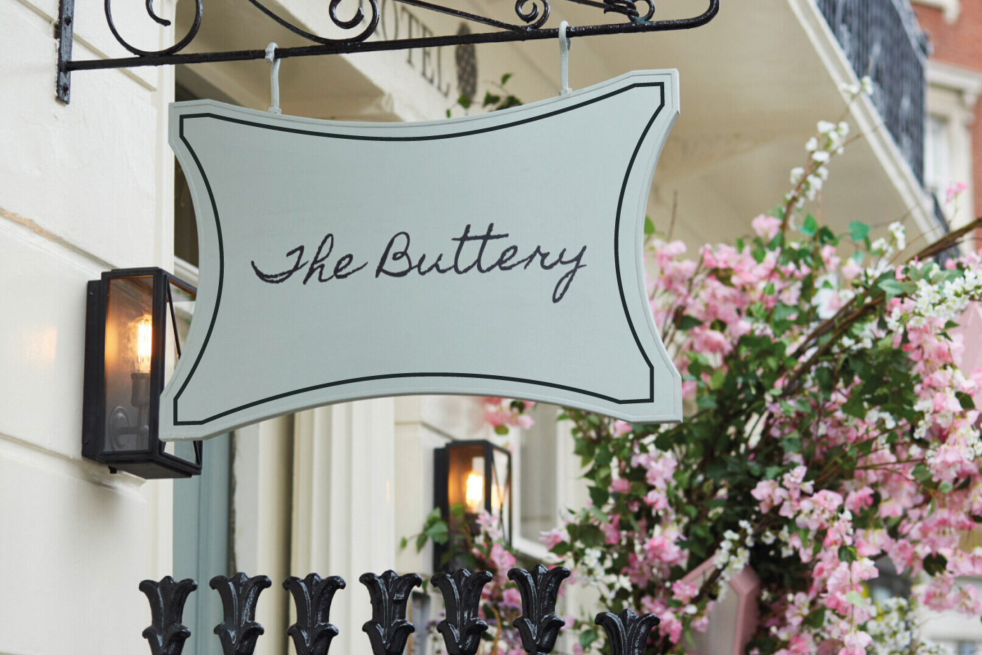 Lime-Tree-Hotel_webpage_hangingsign